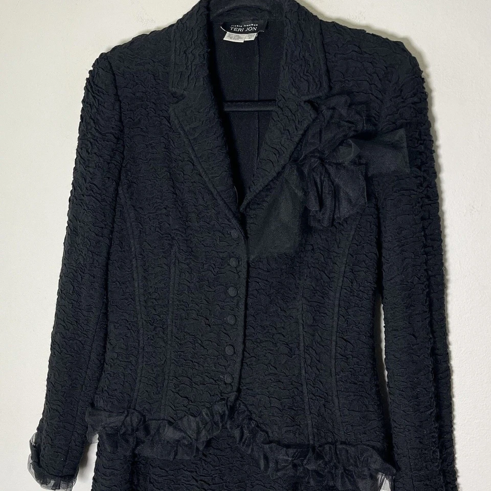 Traje Rickie Freeman Teri Jon para mujer 10 6 negro lino textura roseta volantes Y2K Foto 3 de 4