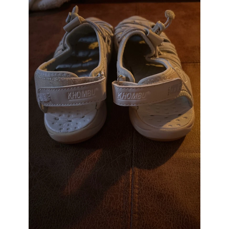 Khombu Crystal 女式白色角斗士渔夫凉鞋 9.5 码 — 第 4/4 张图片