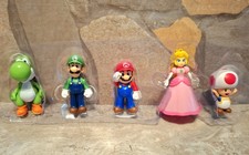 Nintendo Super Mario Lot 2.5" Action Figures From Friends  Foes 10 Pack Luigi