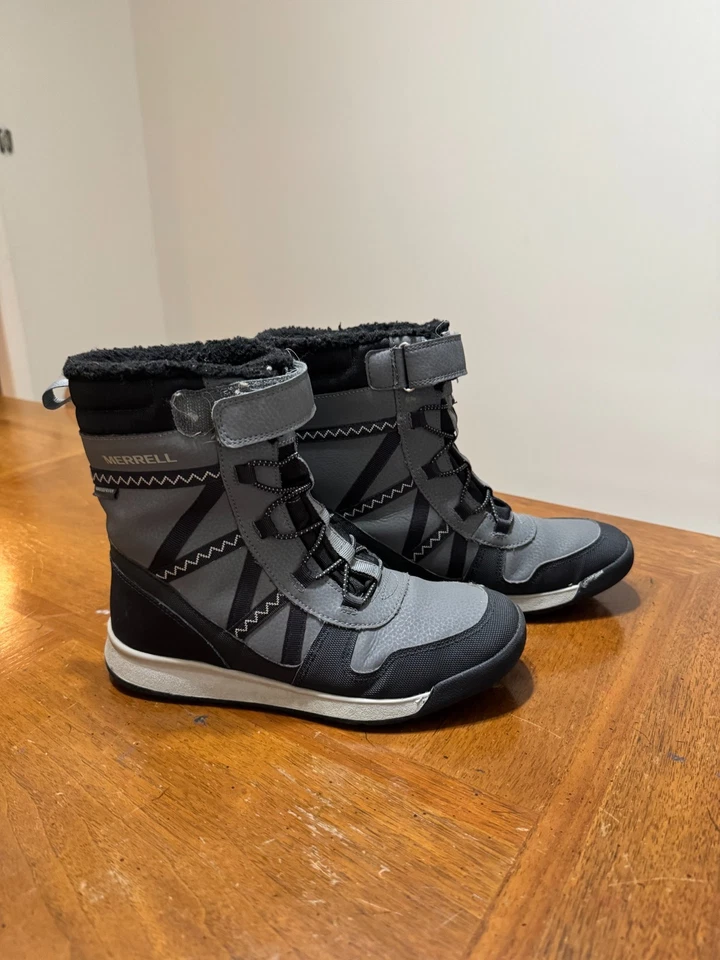 Botas impermeables Merrell Snow Crush 2 negras y grises para niños talla 4 M Foto 2 de 4