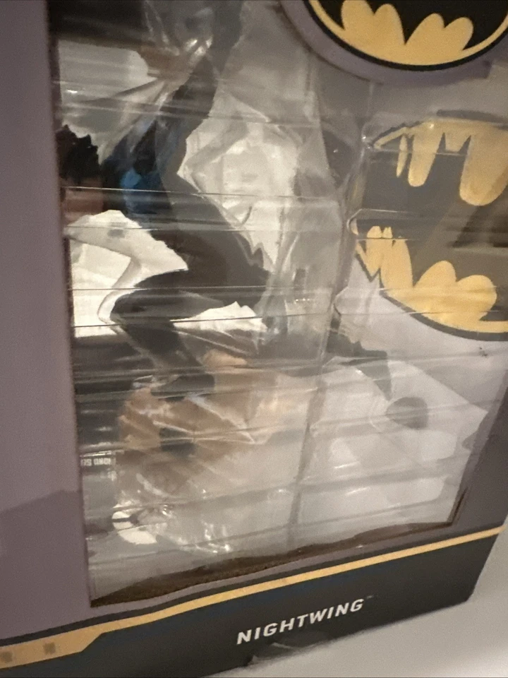 Figura de PVC cómic Nightwing de Diamond Select Toys DC Gallery Foto 3 de 4