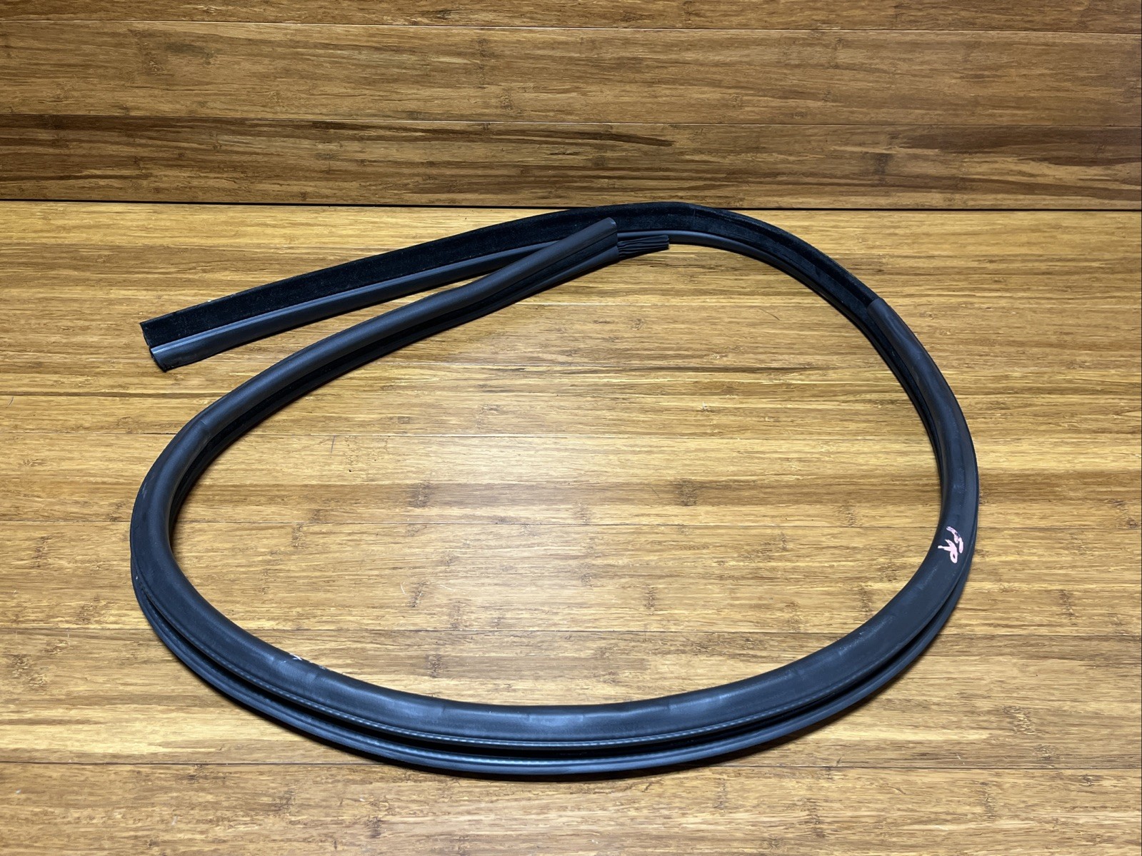 2017-2023 Rolls Royce Dawn RR6 Left Lower Door Edge Protection Seal OEM NOTE