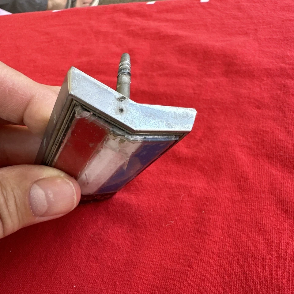 Chevrolet Camaro 1974 parrilla adorno emblema 341055 algunos daños en plástico Foto 3 de 4