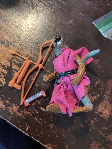 Terry- Splinter Teenage Mutant Ninja Turtles 1988 Hard Head Figure Belt and Cape