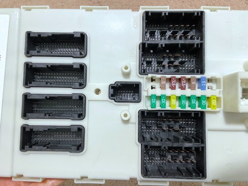 2015 Mini Cooper S F55 F56 BCM Control Module Fuse Box 61.35-9383424-02 - Picture 2 of 4