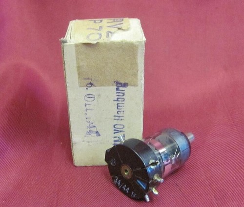 TUBO PENTODO RADIO RV24P70 RV24P70 ORIGINAL ALEMÁN WEHRMACHT EN CAJA WaA MARCADO - Imagen 2 de 10
