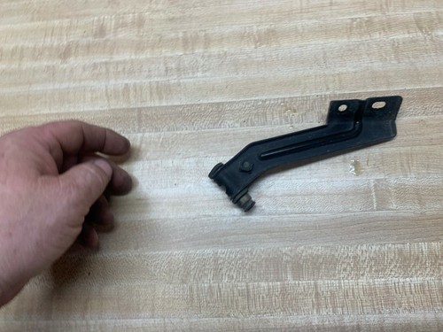 2003-2008 ELEMENT UNDER BODY SHIFT CABLE BRACKET (WITH AUTOMATIC) - Picture 4 of 7