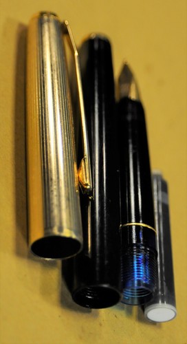 "Pelikan" P 30 Black/Gold> 18C Gold nib German c.1970's Fountain pen - Imagen 8 de 24