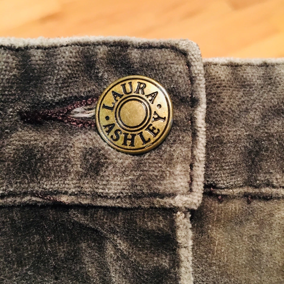 Laura Ashley Gray Ish Brown Soft Velvet Classic Career Casual Pants Size US 18 - Image 4 of 4