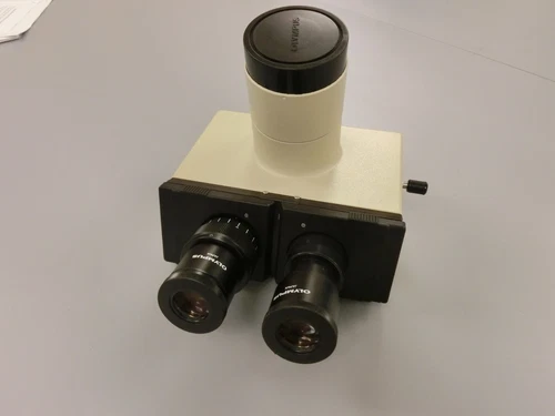 Olympus Microscope BH2 Trinocular Head Two Eyepieces WHK X10/20 Very Clean