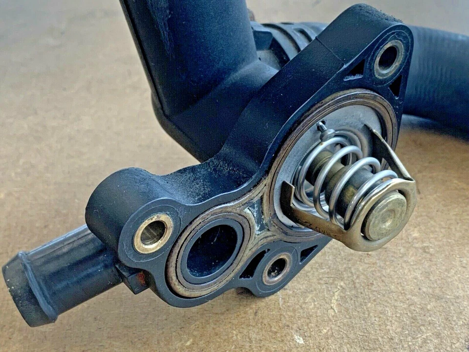 Mini Cooper 2002-2008 1,6 L base termostato carcasa con manguera 04777858ab OEM Foto 4 de 4