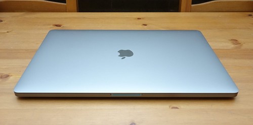 Apple MacBook Pro 16" i9/i7, 2.4GHz, 2.3GHz, 2.6GHz AMD Radeon 5500M 2019 B Grad - Picture 6 of 19