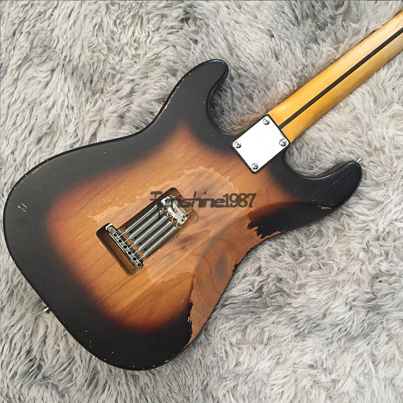 Custom Shop 2-tone Sunburst Color Nitro Relic ST Electric Custom Shop 2-tone Sunburst Color Nitro Relic ST Electric