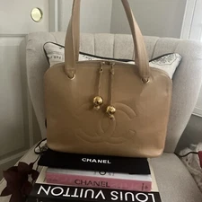 Authentic Chanel Vintage Timeless CC Caviar Skin Dome Tote Beige ❤️❤️