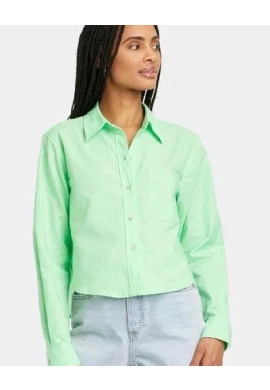 Universal Thread Green Cropped Fit Long Sleeve Collared Button Down Shirt Medium