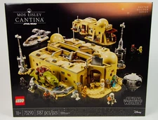 New SEALED Retired UCS LEGO Star Wars set 75290 Mos Eisley Cantina
