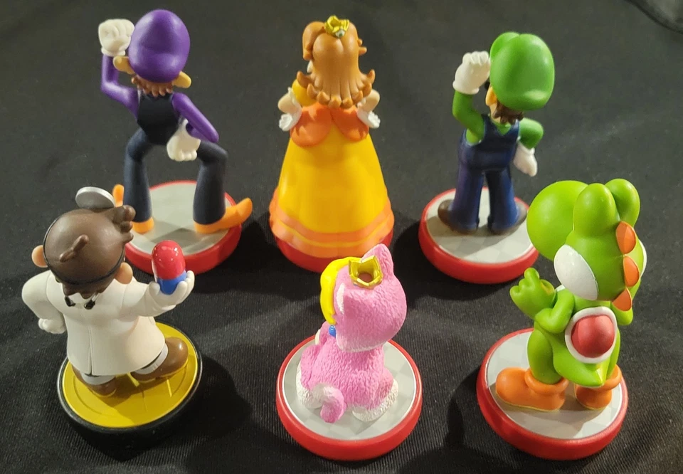 Nintendo 6 Amiibo Bundle - Dr. Mario, Luigi, Waluigi, Yoshi, Daisy, Cat Peach Foto 2 de 2