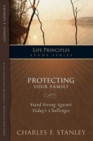 Charles F. Stanley | A Protecting Your Family | Taschenbuch | Englisch (2008)