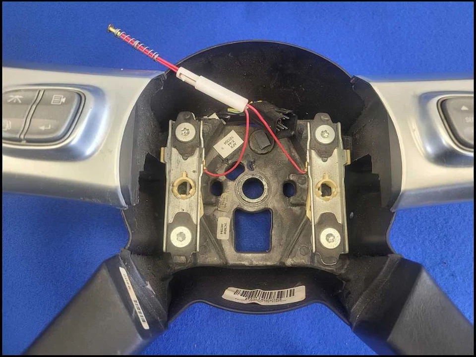 Chevrolet SSR 2003-2006 camioneta pickup volante tablero delantero 2687 Foto 4 de 4