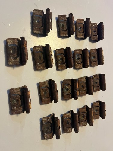 1973-79 Ford Ranchero Bed Rail OEM Trim Moulding Clips (18) - Picture 6 of 9