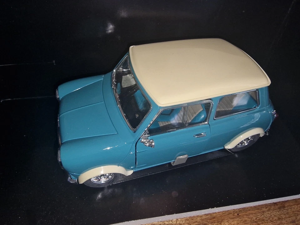 Coche fundido a presión SOLIDO Prestige MINI Cooper S AQUA BLUE edición limitada escala 1/18 Foto 3 de 4