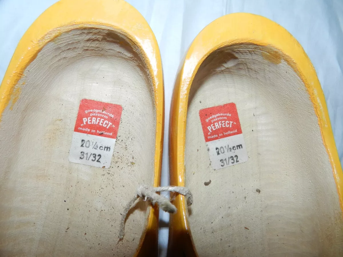 Wooden shop shoes brand