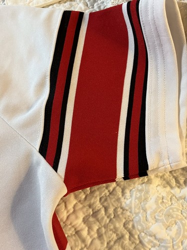Chicago Bulls Training M Jersey Fan NBA Basketball Shirt White w/Red & Black VGC - Picture 11 of 15