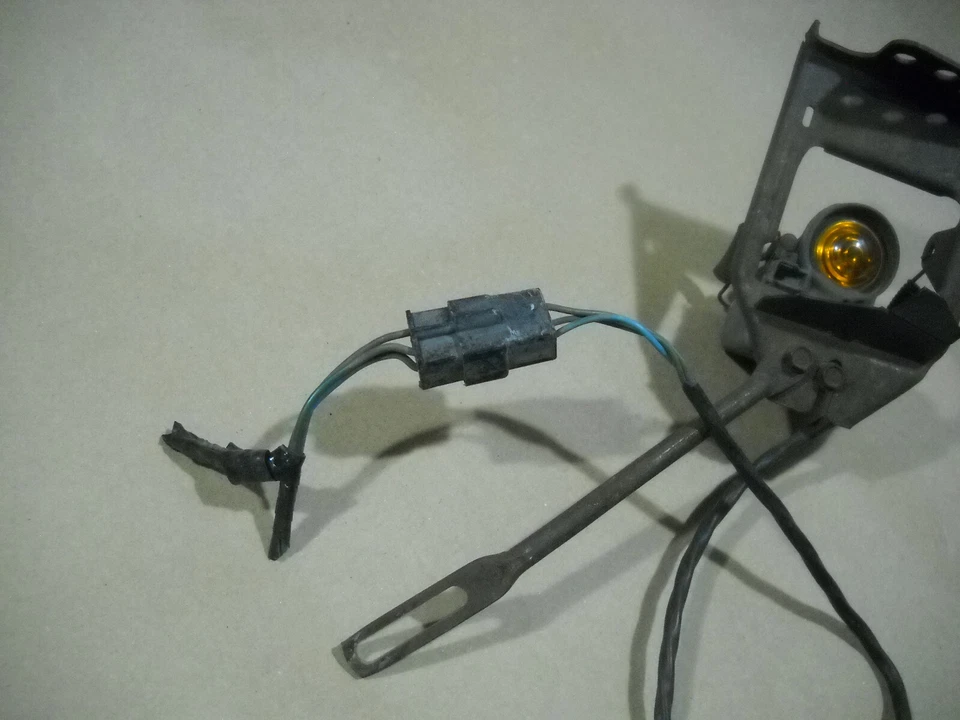 1972 Cadillac Deville farol automático dimmer sensor fotográfico guia fabricante de equipamento original - Imagem 2 de 4