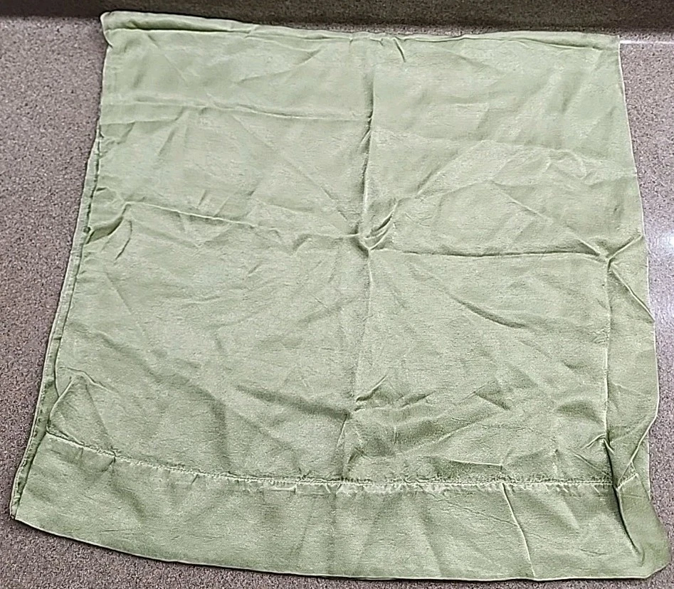 Funda de almohada Bella Notte verde satinado King -1 Foto 3 de 4