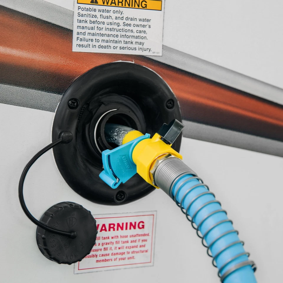 Llenadora de tanque de agua Camco RV con válvula de cierre - Ayuda rápida y eficientemente Foto 3 de 4