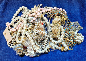 Bulk Lot Costume & Fashion Jewelry 2 Lbs of Vintage To Modern - Most Wearable