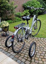 Dreirad Fahrrad silber mit Gepäckträger Sch...