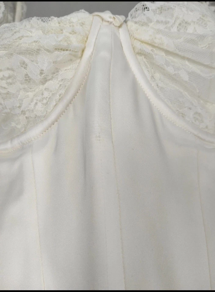 Maxi Vestido House Of CB Perdi Vintage Marfil Con Corsé, Talla Mediana, Nuevo Sin Etiquetas Foto 4 de 4
