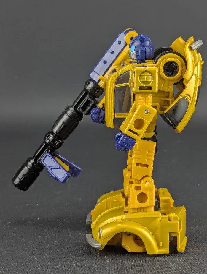 Transformers Legacy Goldbug complete Buzzworthy Bumblebee Creatures Collide - Image 2 of 4