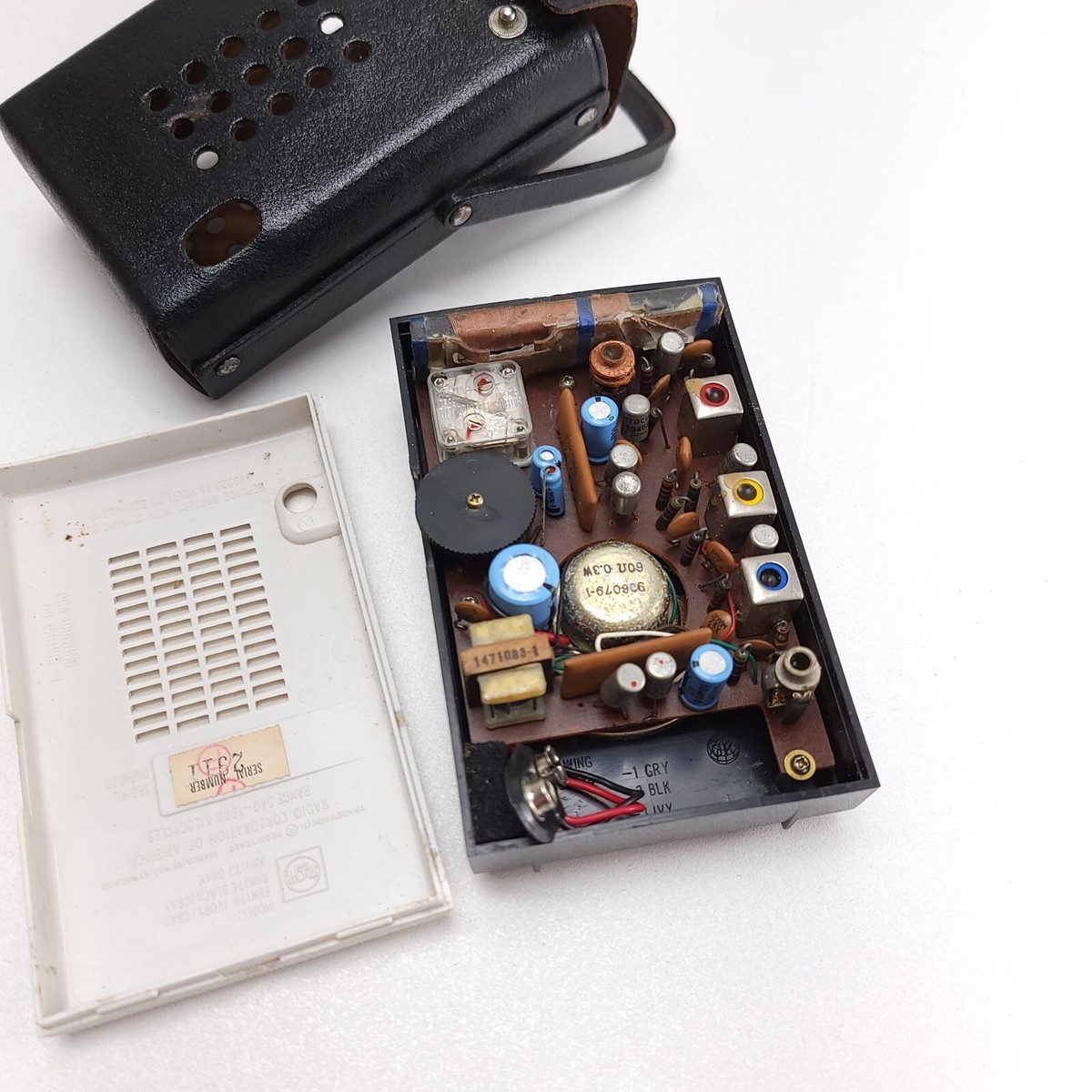 RCA All Transistor Radio RHH17E Japan 704 Carry Case RCA All Transistor Radio RHH17E Japan 704 Carry Case