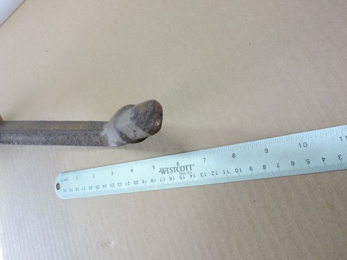 Manivela de hierro fundido antigua/vintage con pasador de accionamiento triangular - Imagen 2 de 3