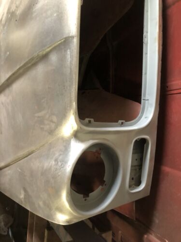 Daimler/Jaguar XJ6 S1 Bonnet - Picture 2 of 3