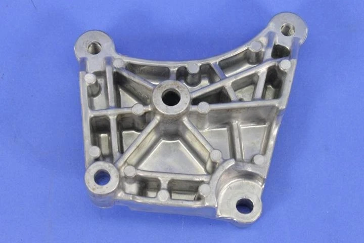 For Ram 3500 2014-2016 Mopar 04627648AC Alternator Bracket Foto 3 de 4