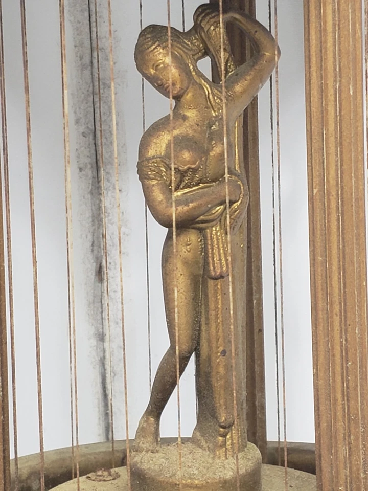 Винтажная подвесная лампа для капельного дождя с минеральным маслом 1970-е с золотой богиней высотой 17 дюймов - Изображение 3 из 4