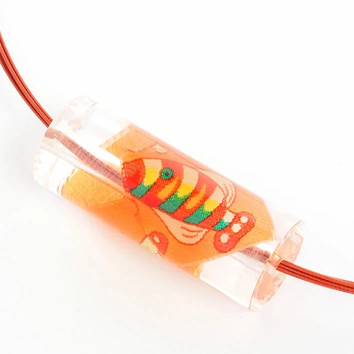 Gargantilla de resina de pescado Hermès Ricine usada buen estado Foto 2 de 4