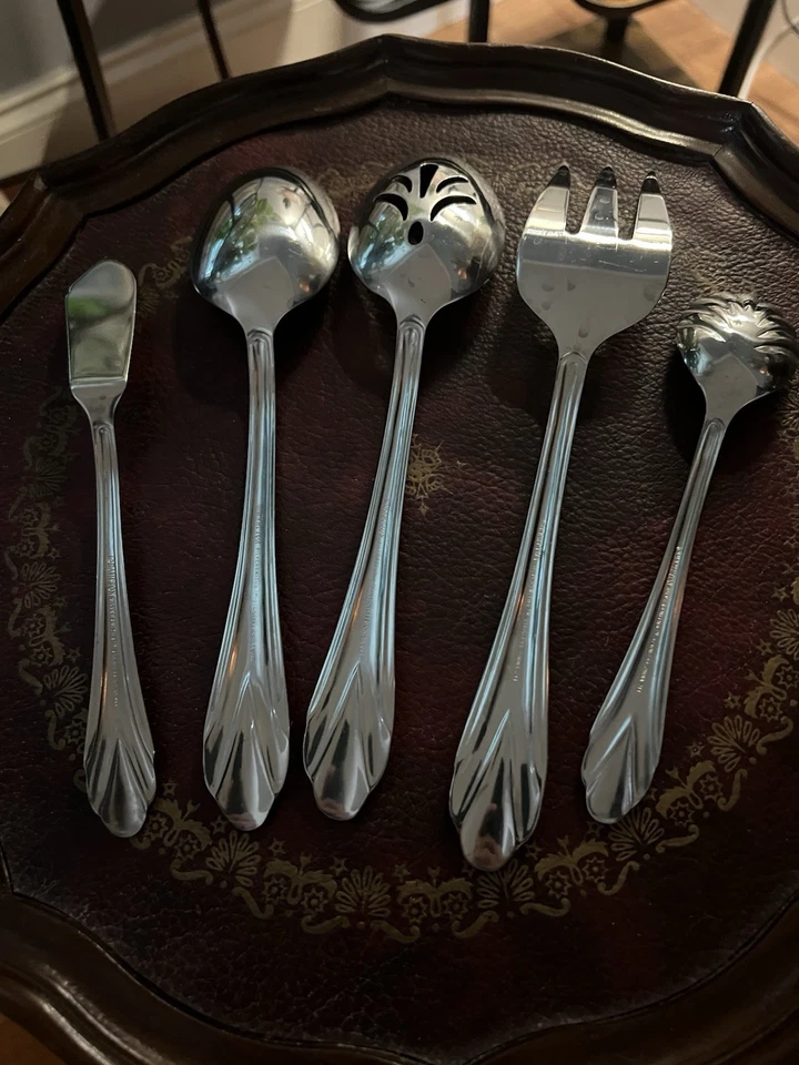 5 Piece Serving Set Hampton Silversmiths Rose Pattern - Image 2 of 3