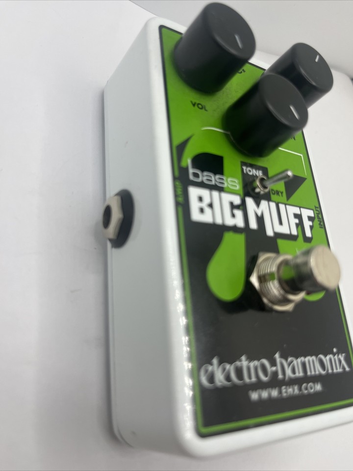 Electro Harmonix Nano Bass Big Muff Pi Fuzz / Distortion / Sustain