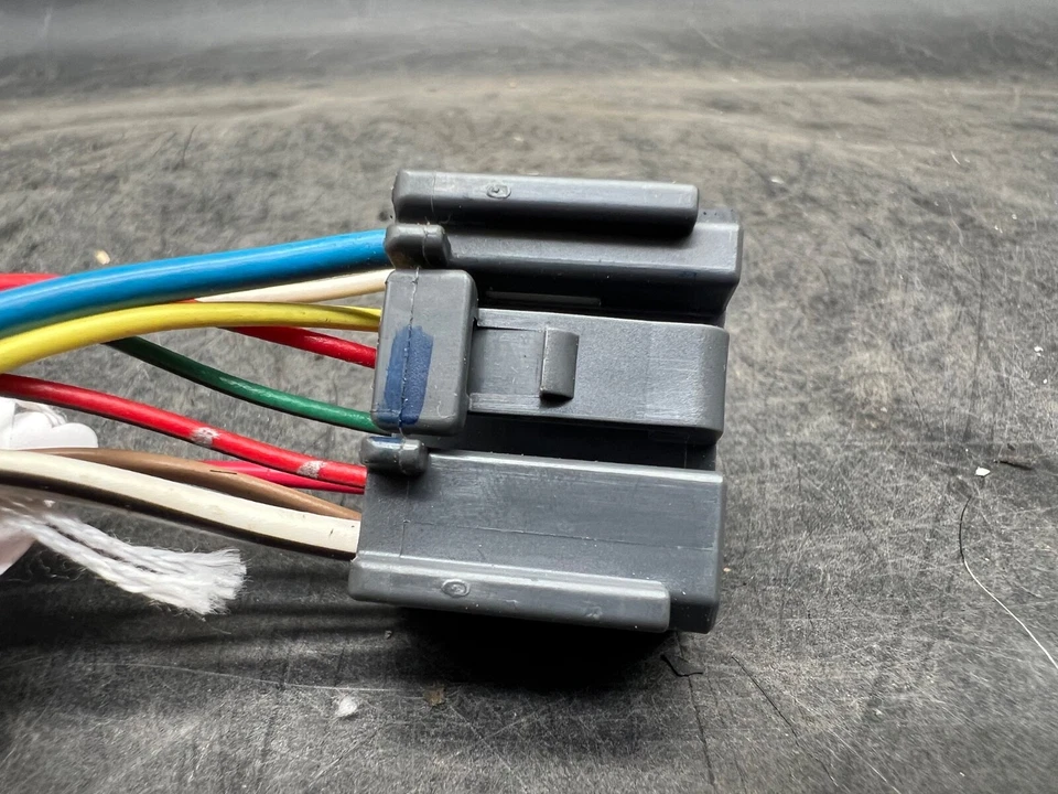 01-06 Lexus ES300 OEM Front Driver Window Regulator Motor Pigtail Wire Harness  - Image 3 of 4