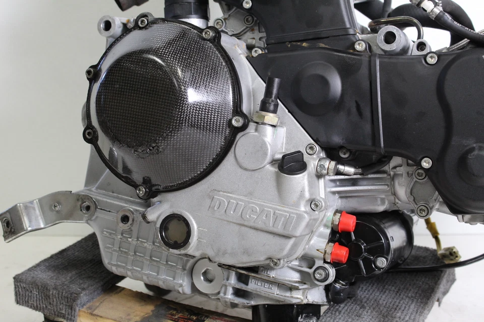 ДВИГАТЕЛЬ 2004 Ducati 749 - Изображение 2 из 4