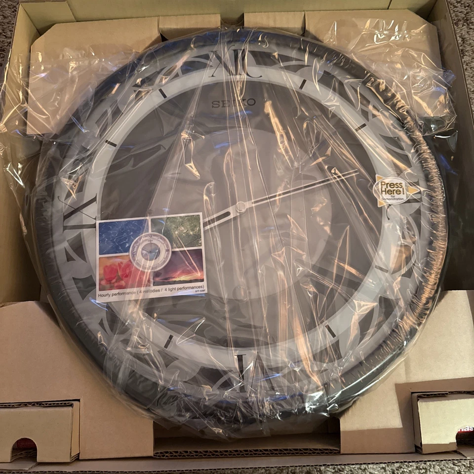 Reloj de pared Seiko Light Performance QXS004BRH - Marco exterior negro Foto 4 de 4