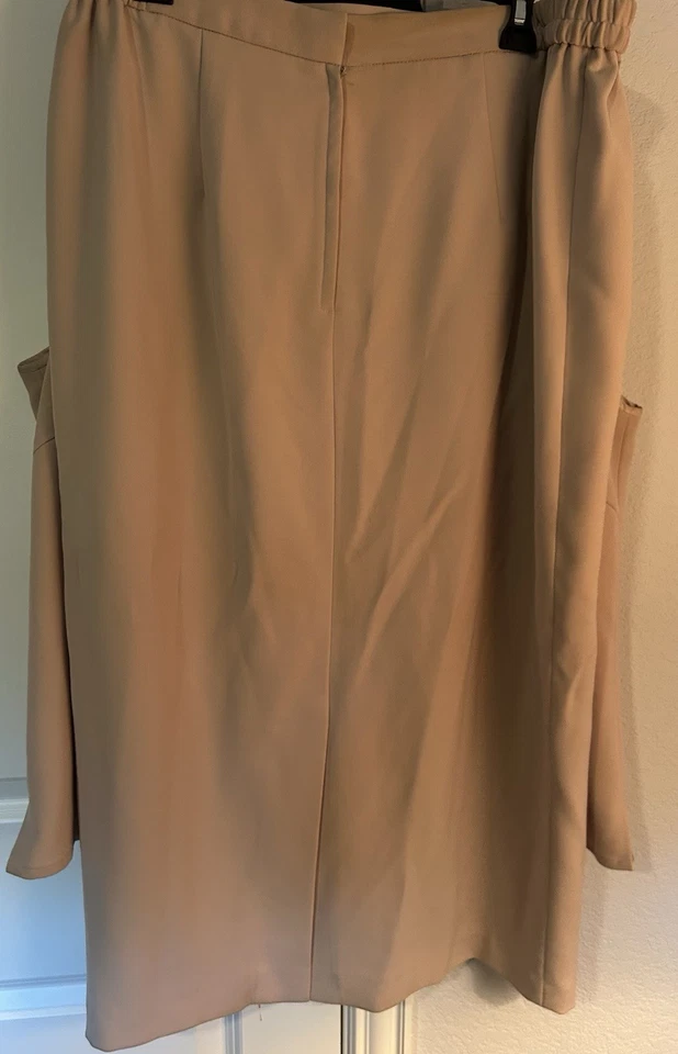 Traje de Iglesia Ben Marc Internacional Talla 16 Beige Ocasión Especial Foto 4 de 4