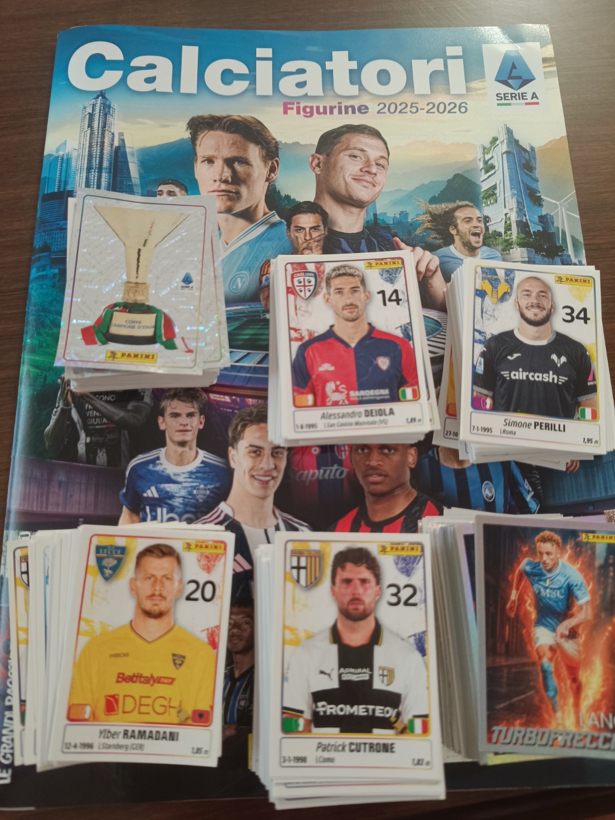 Panini Calciatori 2025-26 Album Vuoto + Set Figurine Completo 618 figurine