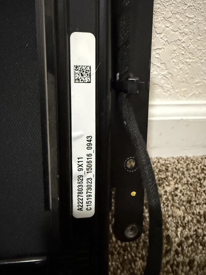 W222 14-20 Mercedes S Class Rear Pano Sunroof Frame & Roller Blind Shade  - Image 4 of 4