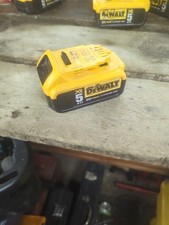 DEWALT DCB205 20v 5ah Max XR Lithium Ion Power Tool Battery