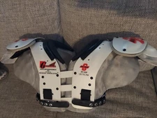 Gear 2000 Youth Air tech Jr. Football shoulder pads AT_55F 135_160 lbs. MEDIUM